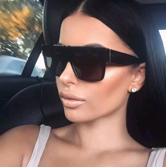 HP ||🌟NEW! Black Flat Top Oversized Square Sunnies "Best Seller" 1 left! - Picture 2 of 8